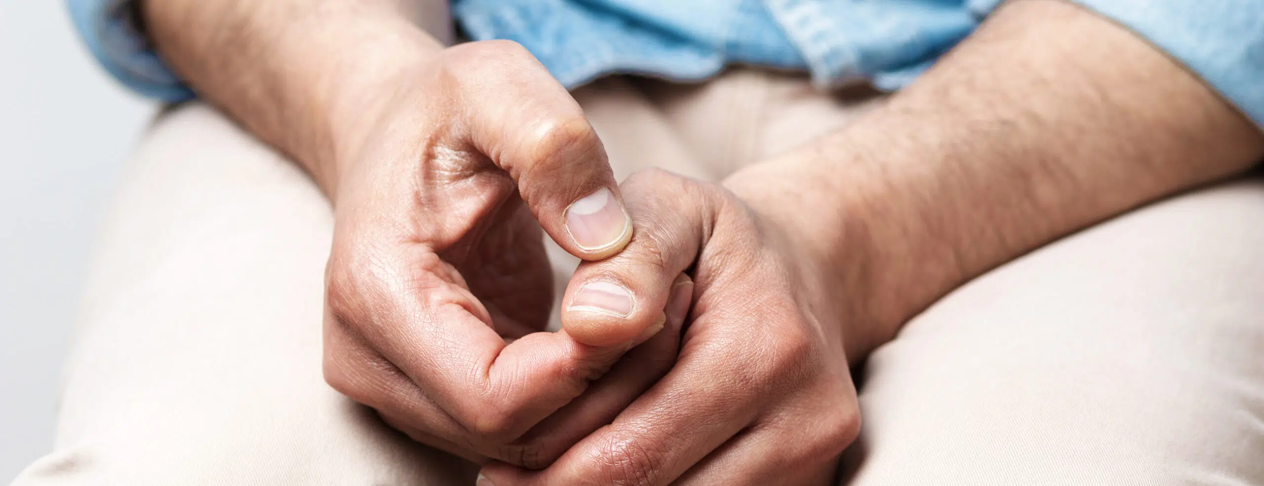 Arthroplastie du pouce : durée de l’opération et récupération